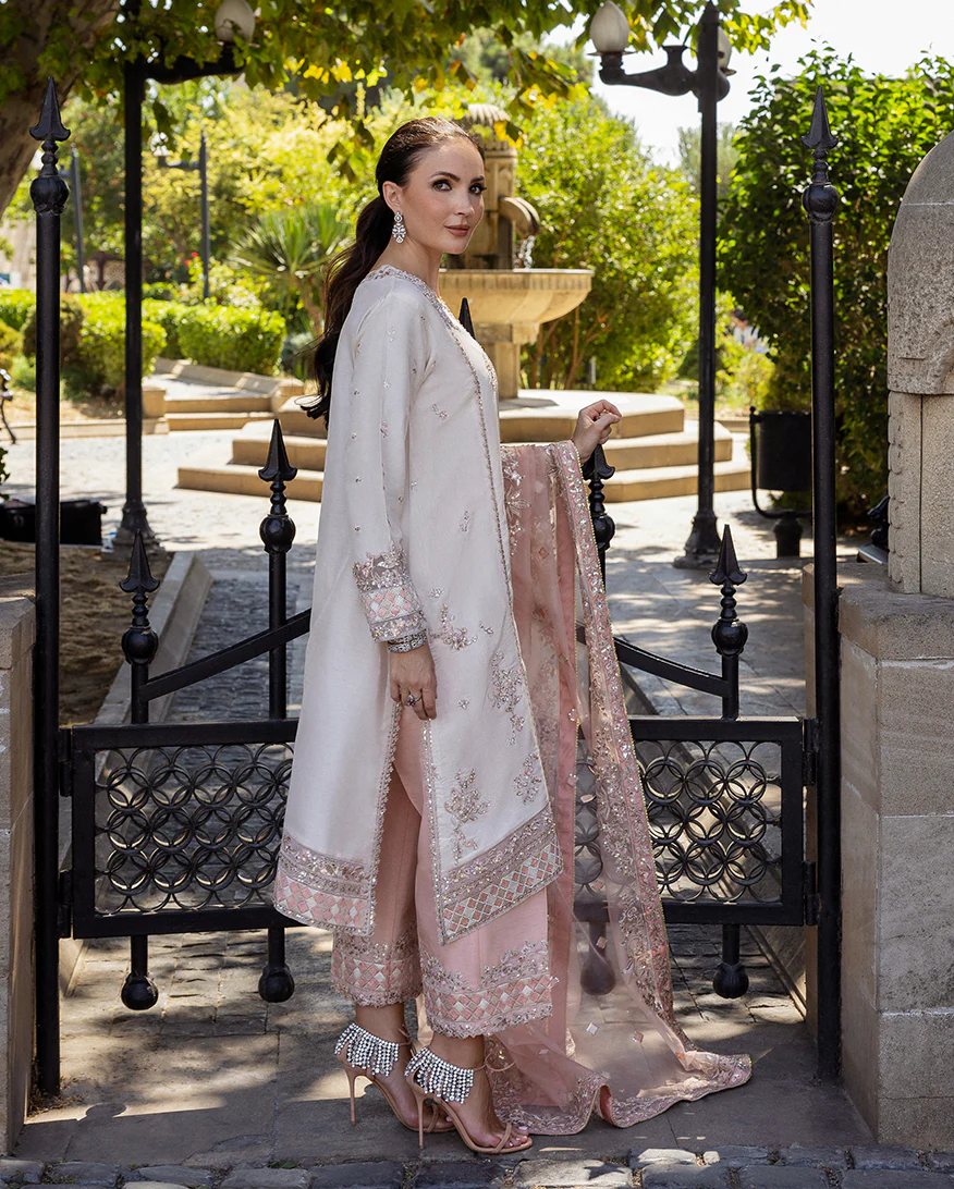Astrid Bloom - Image 7