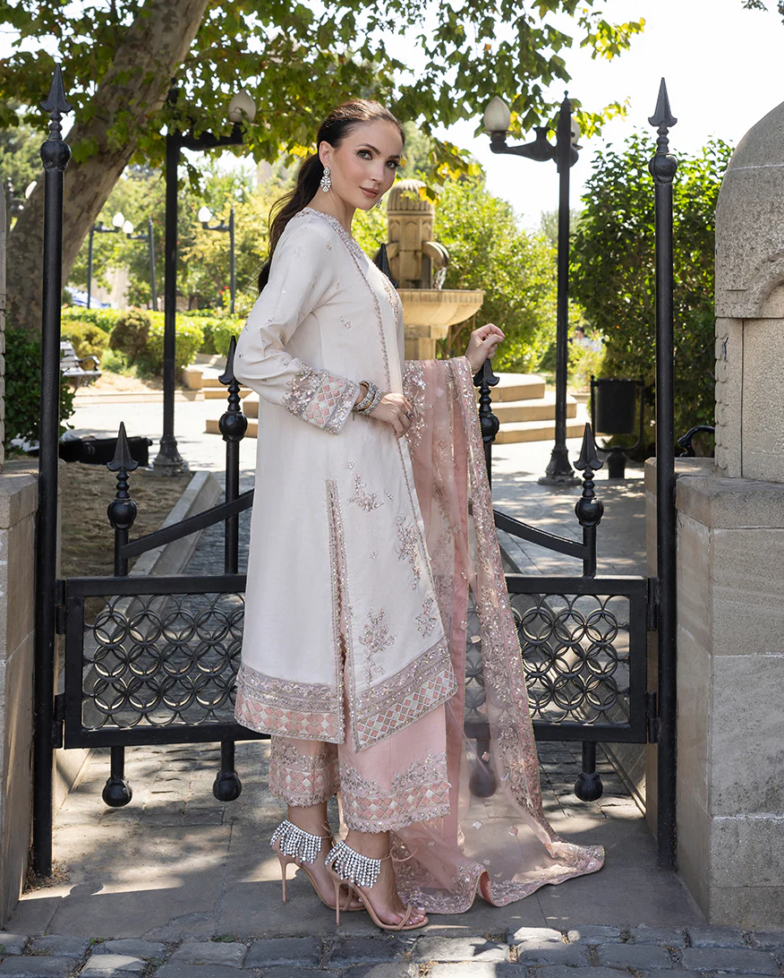 Astrid Bloom - Image 8