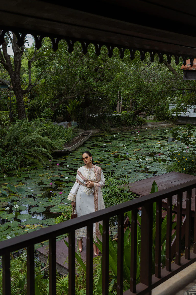 Elnaz - Image 6